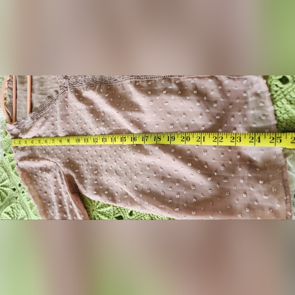 Lace top - Picture 2 of 9